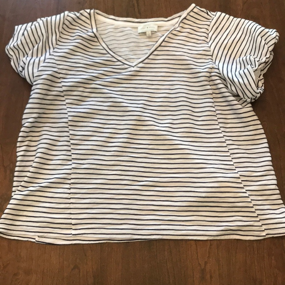 ⭐️ 3/$15: Lucky Brand Puff Sleeve Top